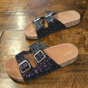 NWT H2K Buckle Sandals Size 6 Black & Iridescent